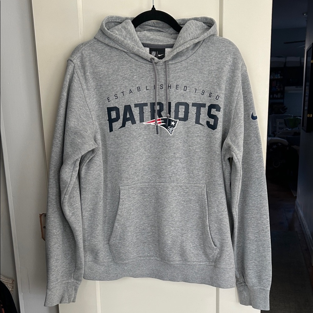 NFL Nike Gray Patriots Hoodie with Team Logo